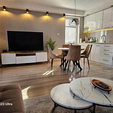 Apartament W Centrum Z Widokiem Na Jeziorko ケントシン エクステリア 写真
