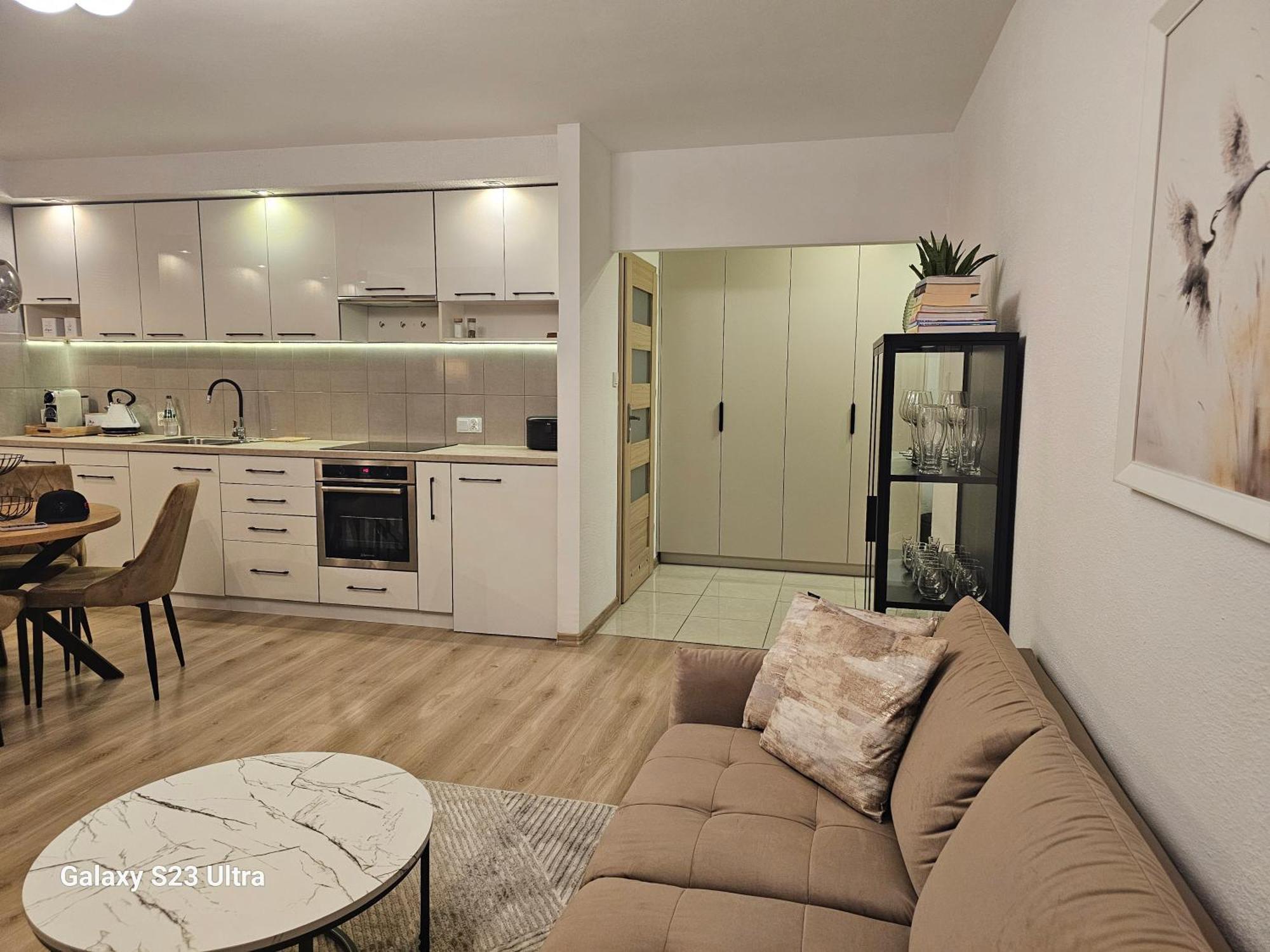 Apartament W Centrum Z Widokiem Na Jeziorko ケントシン エクステリア 写真