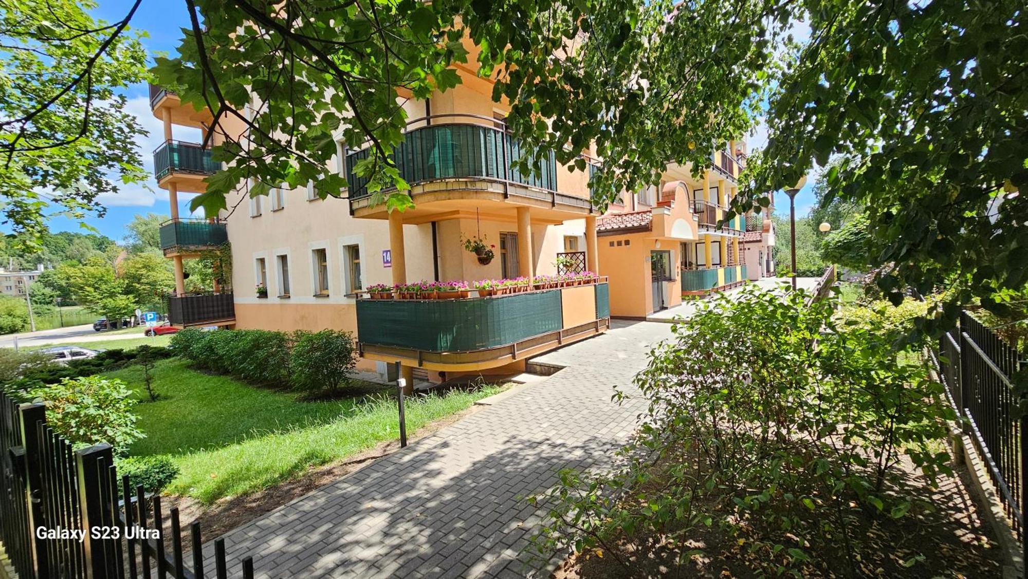 Apartament W Centrum Z Widokiem Na Jeziorko ケントシン エクステリア 写真