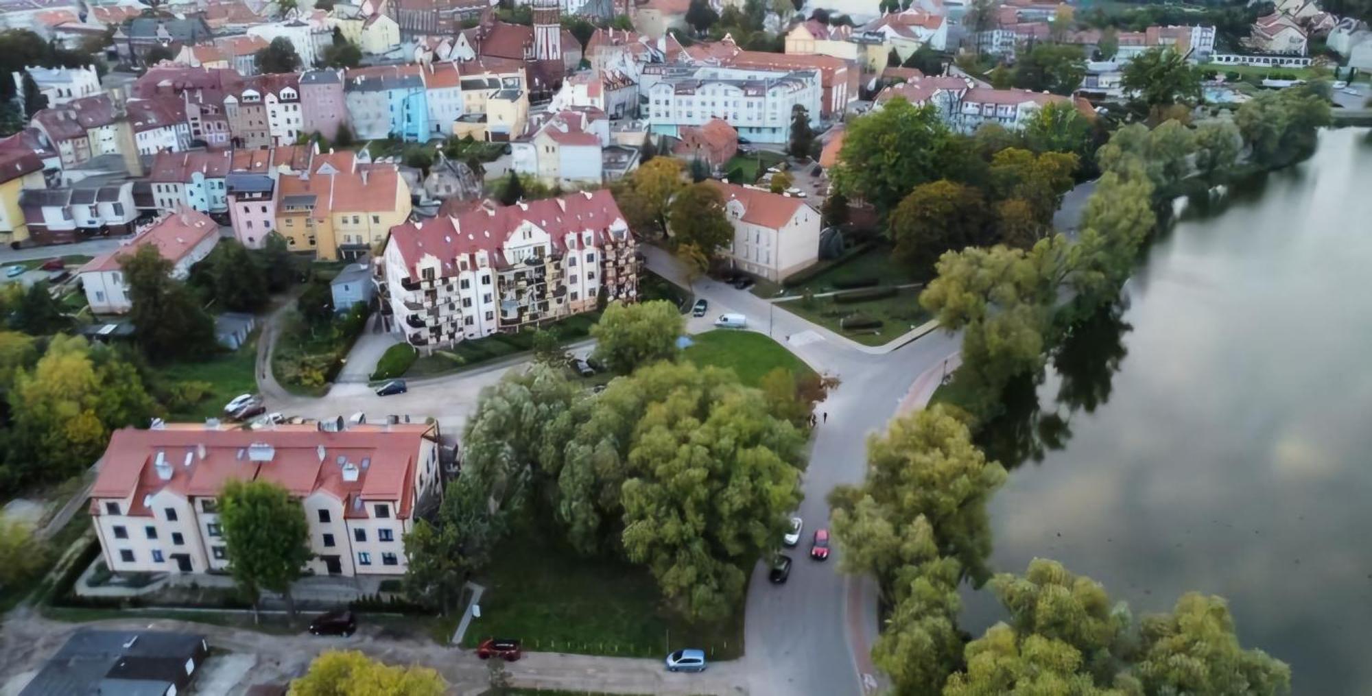 Apartament W Centrum Z Widokiem Na Jeziorko ケントシン エクステリア 写真