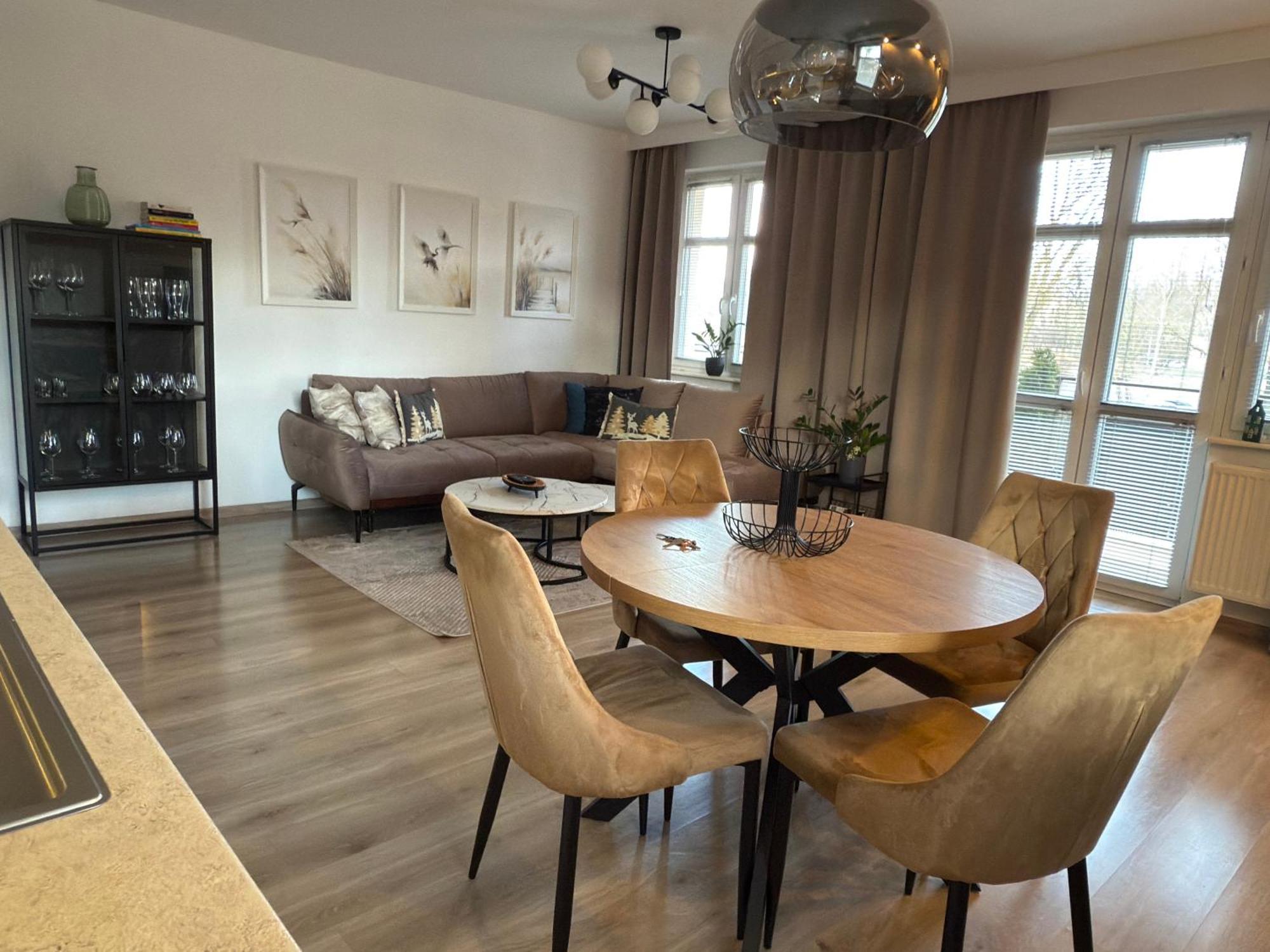 Apartament W Centrum Z Widokiem Na Jeziorko ケントシン エクステリア 写真