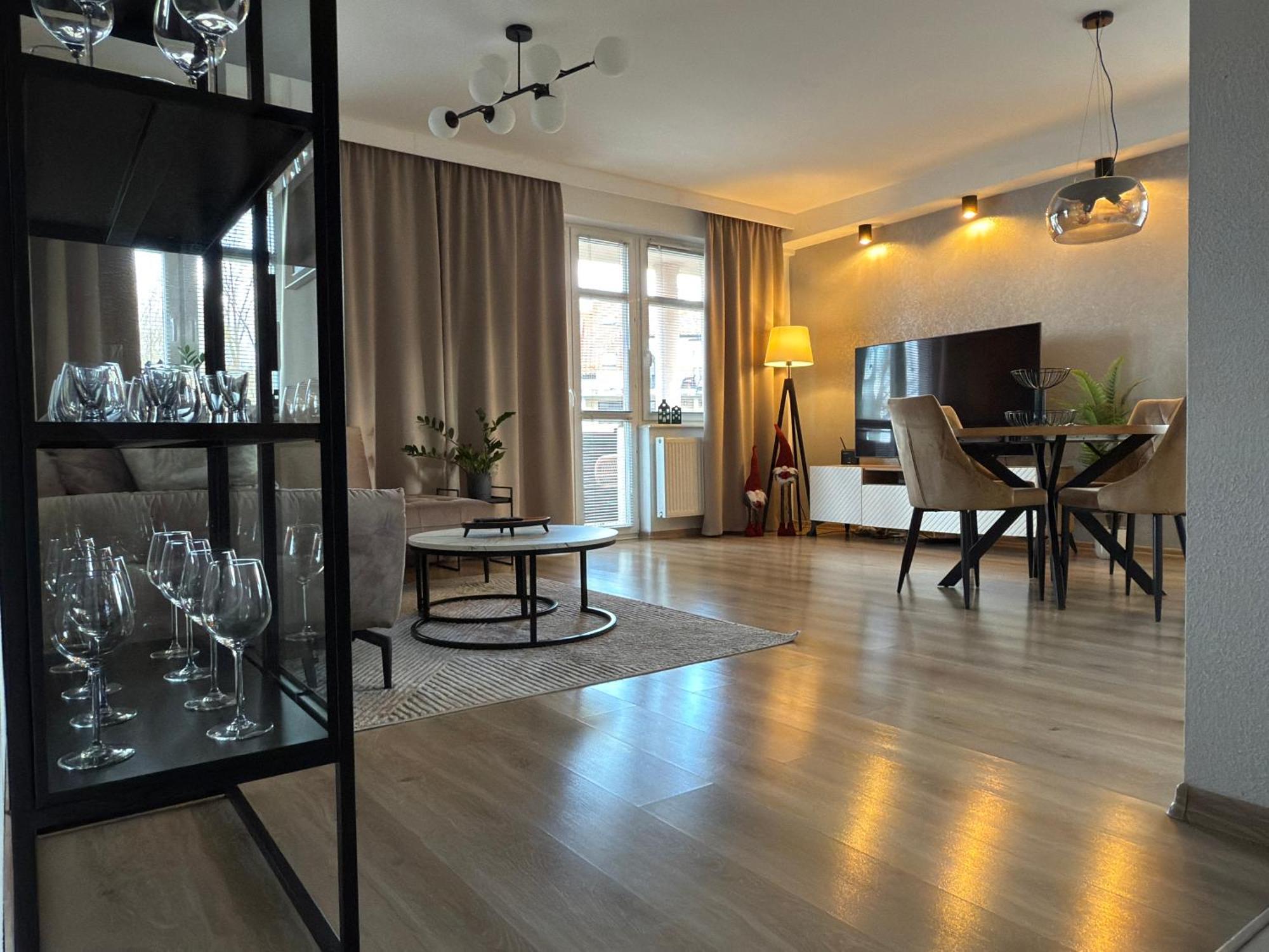 Apartament W Centrum Z Widokiem Na Jeziorko ケントシン エクステリア 写真